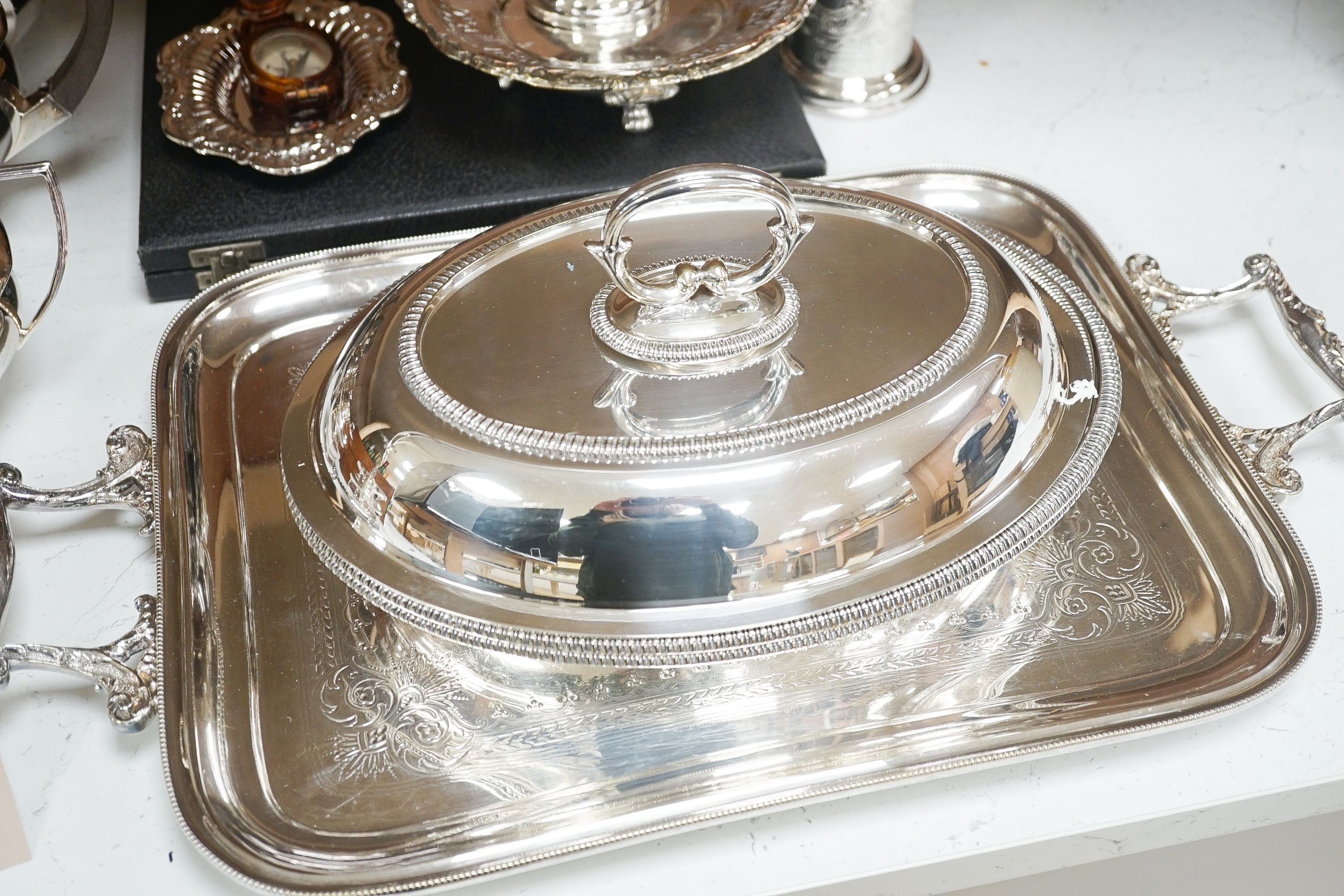 Assorted plated wares, including a four piece plated tea and coffee set